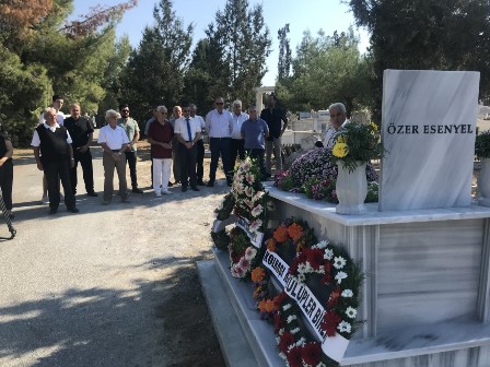 Esenyel kabri başında anıldı