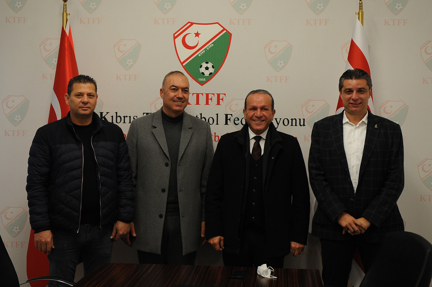 DP Genel Başkanı Ataoğlu ve beraberindeki heyet KTFF'yi ziyaret etti