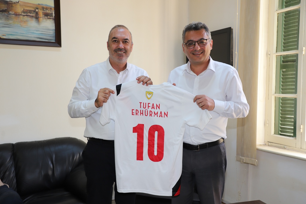 Sertoğlu'ndan Erhürman'a tebrik mesajı