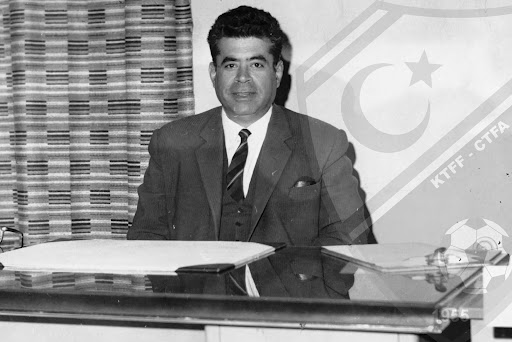 Ahmed Sami Topcan kabri başında anılıyor